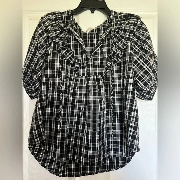 LOFT Tops - Loft bubble sleeve plaid ruffle top